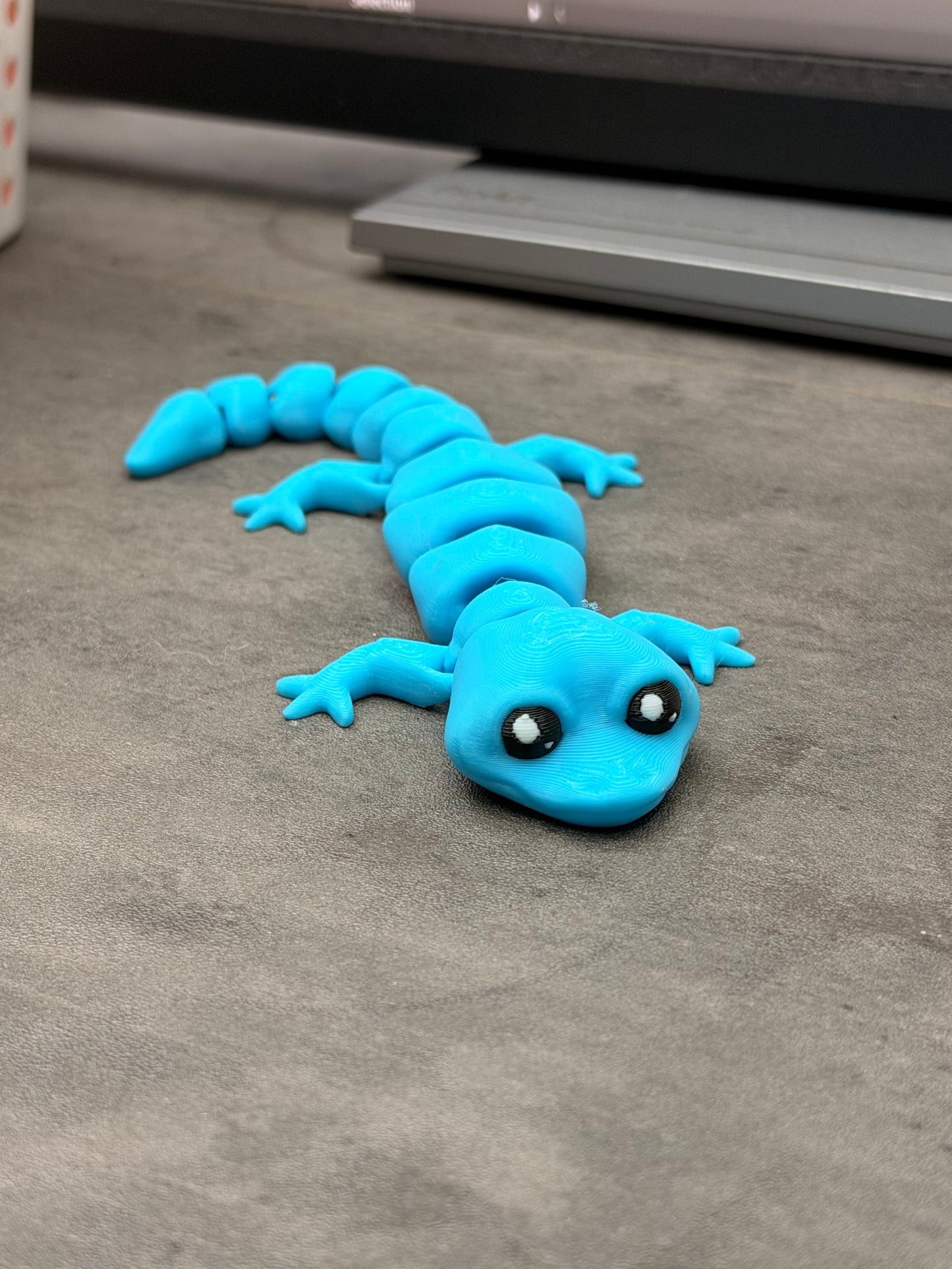 SALG - salamander (tilfeldig farge)