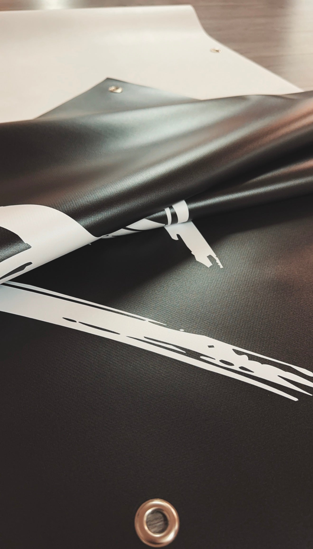 Banner på løpemeter – ferdig printet og maljet