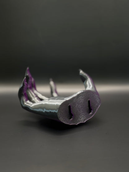 The Hand – Vegghengt krok med attitude