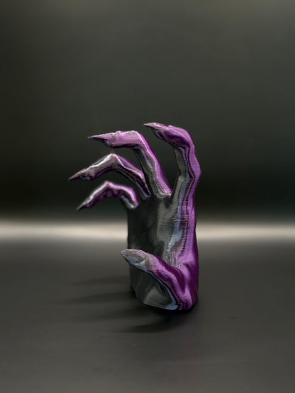 The Hand – Vegghengt krok med attitude