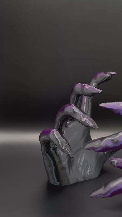 The Hand – Vegghengt krok med attitude